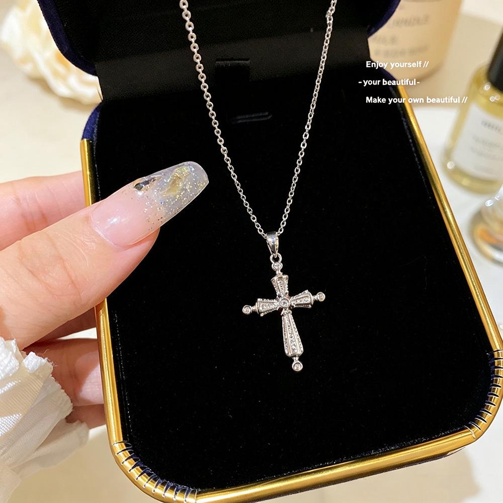 Japanese-Korean Minimalist Cross Necklace with Micro-Paved Diamonds and Clavicle Chain, Personalized Cool Style Accessory.