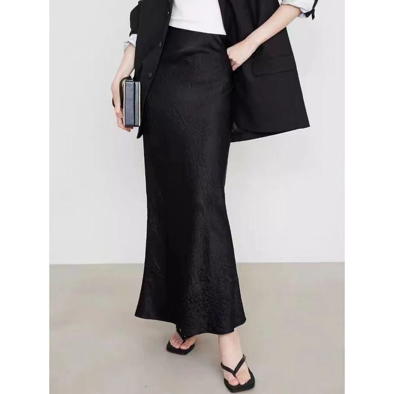 Fashion Style Pure Color Satin Skirt Elastic Waist Hand Grip Pattern Long Skirt Pattern Satin Skirt