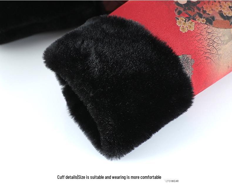 Stylish Winter Coat for Middle-aged and Elderly Women with Velvet Lining - Loose Fit, New Chinese Style