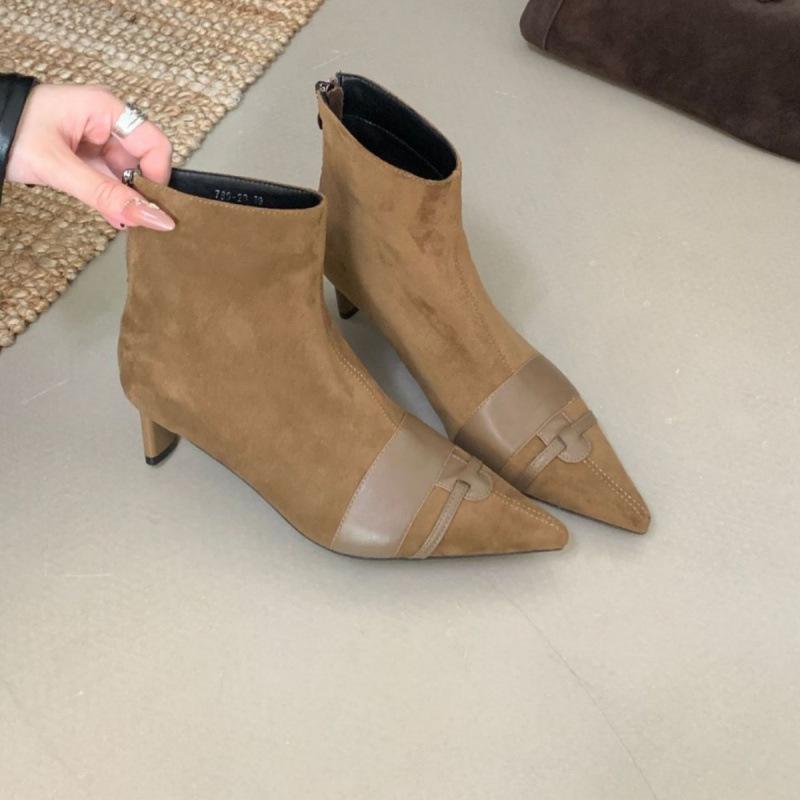 

2025 Французская замша в сочетании с острым носком, толстым высоким каблуком, короткие ботильоны женские осенне-зимние новые модные универсальные короткие ботильоны на задней молнии 39