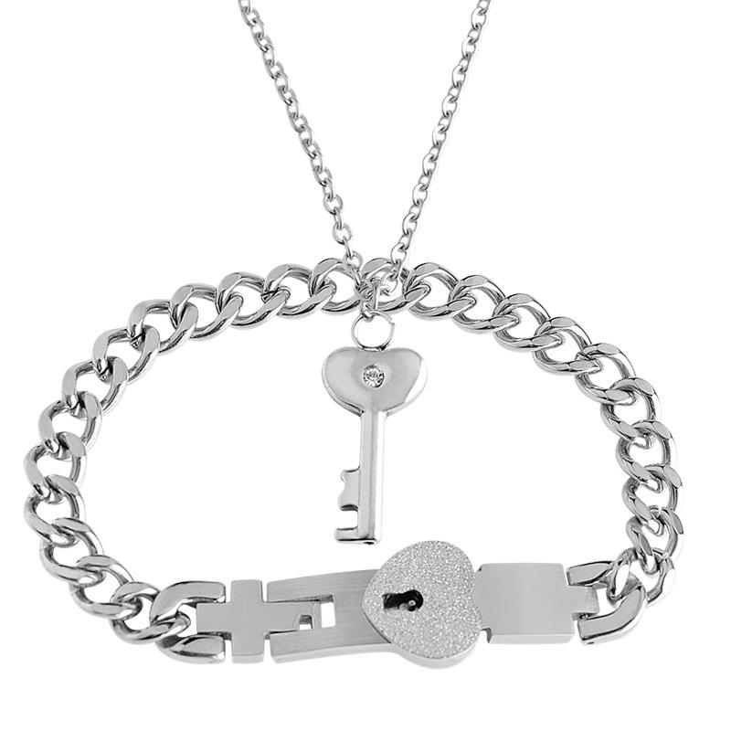 Europäische und Amerikanische Partnerarmbänder, Ein Paar konzentrische ineinandergreifende Titanstahlarmbänder, Edelstahl Herren- und Damen-Liebesarmbänder