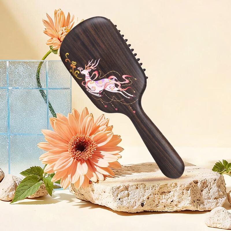 

Tan Mujiang Deer Accompany Air Cushion Massage Comb Gift Set