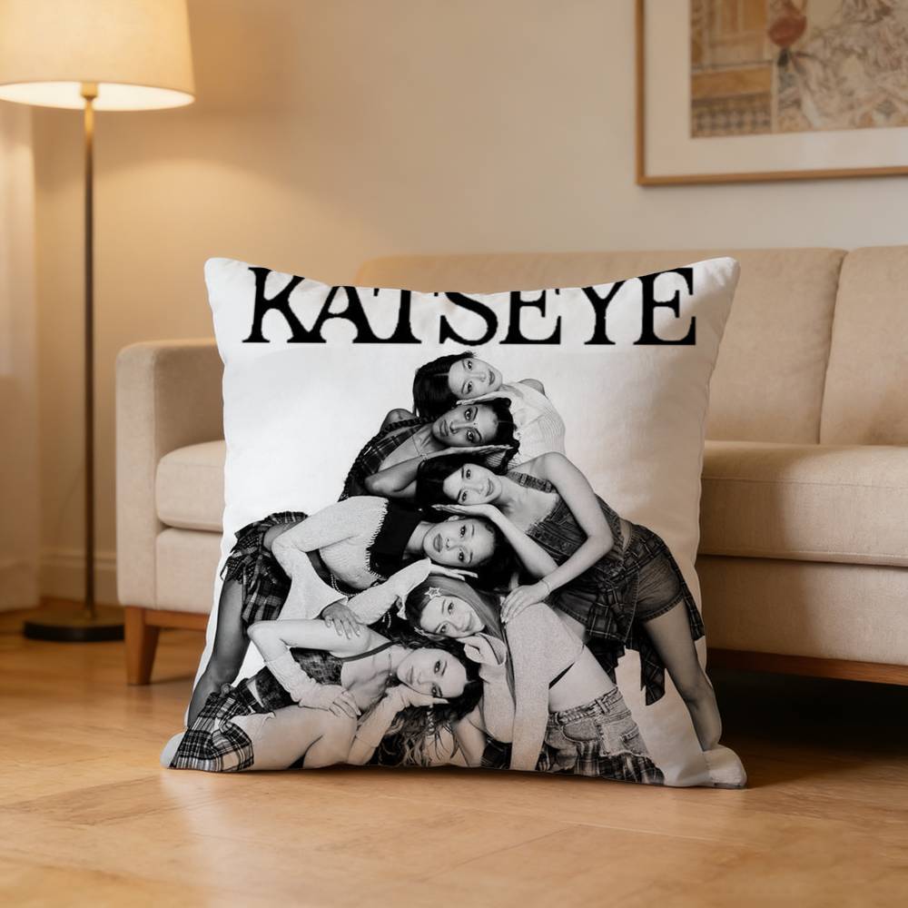 Styl Kpop Zespół K-Katseye Poszewka na poduszkę Wzór Drukowana poszewka na poduszkę Do salonu Pokrowiec na poduszkę do sofy