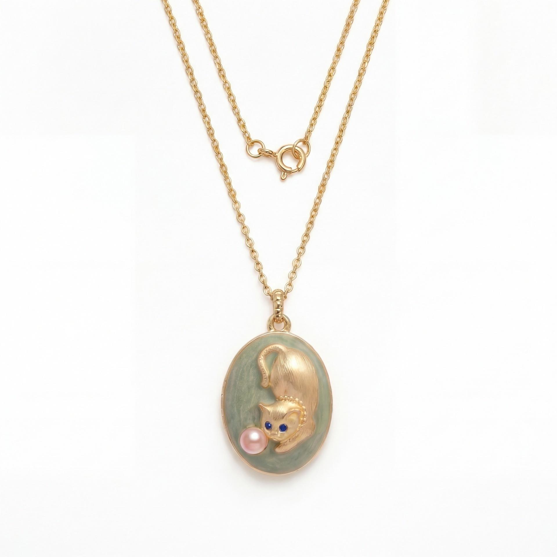 

Gentle Retro Cat Necklace Opening And Closing Photo Box Cat Shape Retro Exquisite Versatile Niche Collarbone Chain