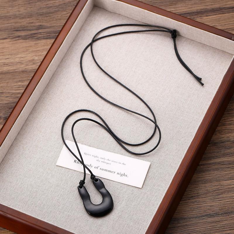 Vintage Red Black Enamel U-Shaped Pendant Necklace for Women Fashion Adjustable Long Leather Rope Sweater Chain Jewelry Gift