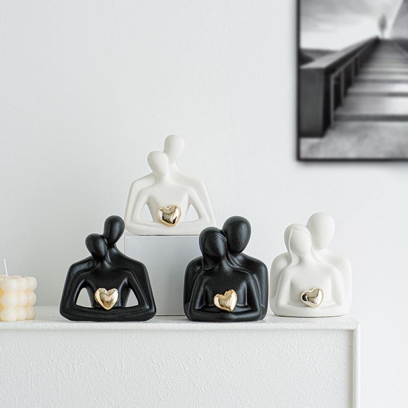 Ceramic Couple Figurine Creative Heart-shaped Human Sculpture Black and White Decorative Figure Room and Office Decoration Gift
