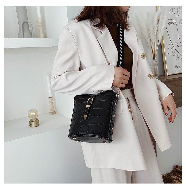 SCIONE Net Red Small Bag Female Version Wild Stone Texture Messenger Bag Atmospheric Fashion Bucket Bag