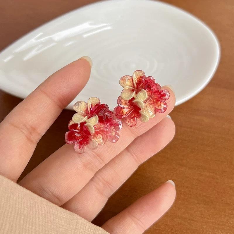 Super fairy high-end flower earrings, new light luxury niche design, sweet temperament, new Chinese stud earrings.
