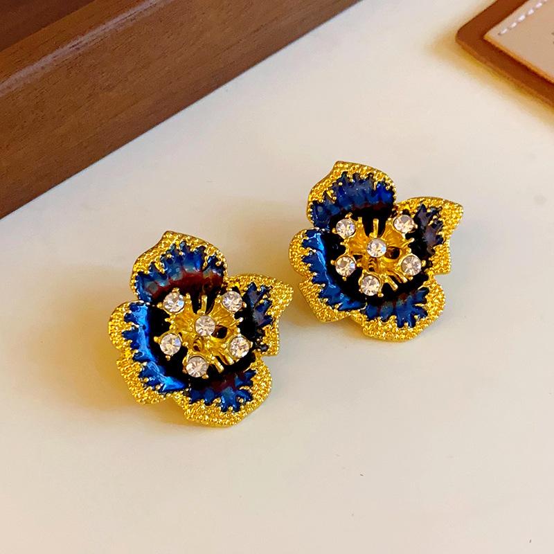 

Vintage medieval jewelry silver needle French diamond flower stud earrings retro light luxury design earrings earrings women
