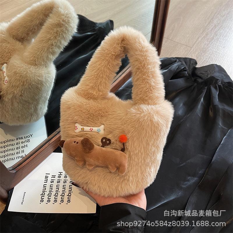

This year s popular plush small bag women s 2025 new trendy simple plush bag popular autumn and winter handbag хаки