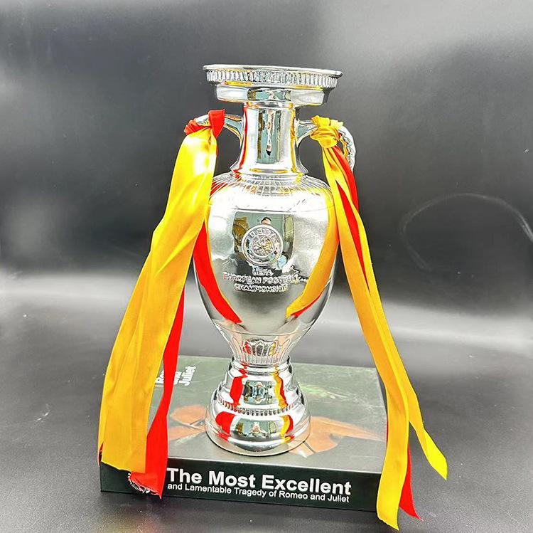European Cup Delaunay Football Trophy Souvenir 16CM with Ribbon серебряный