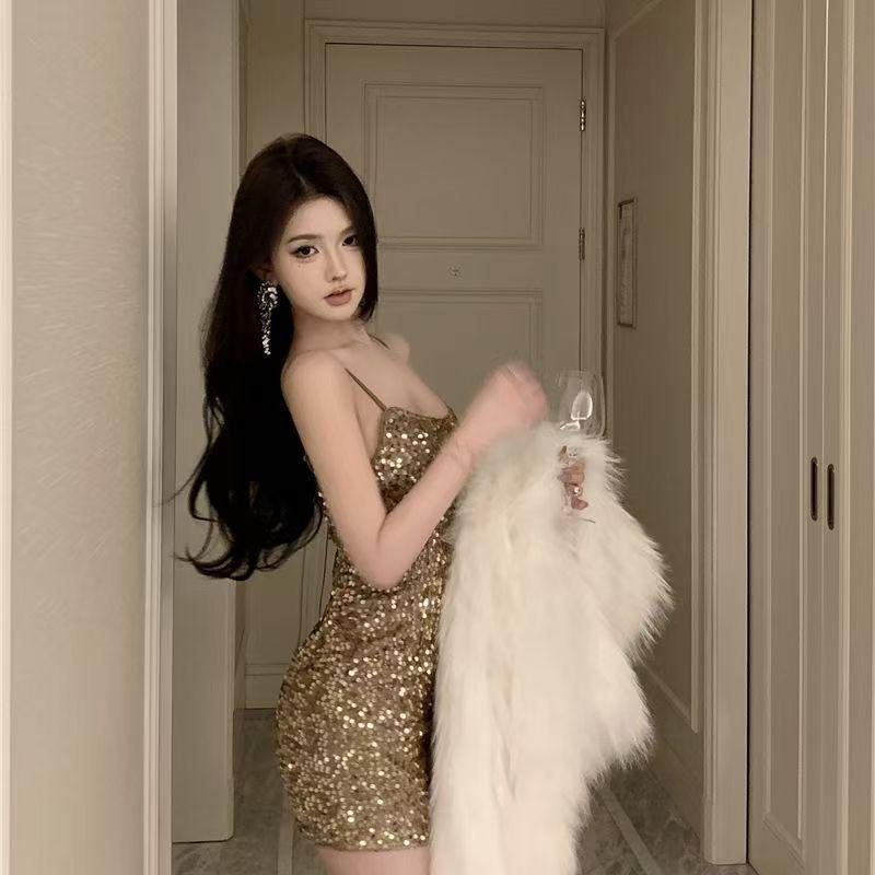 Sparkling Sequin Sleeveless Formal Dress - Waist-Cinching, Hip-Hugging Short Dress for a Figure-Flattering Look.