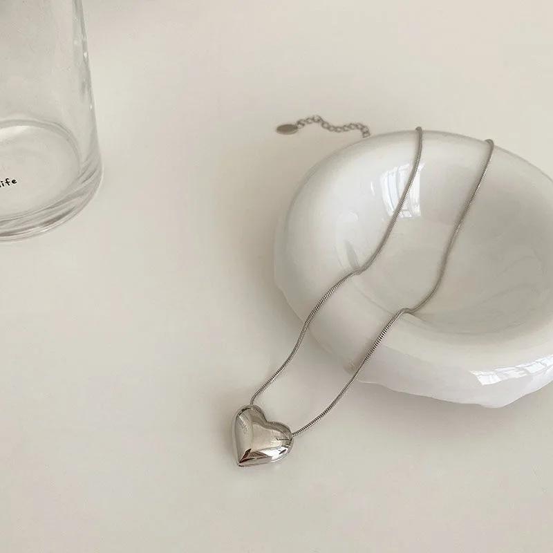 Vintage Love Heart Pendant Necklace Gold Aesthetic Choker for Women Trendy Party Jewelry Gift