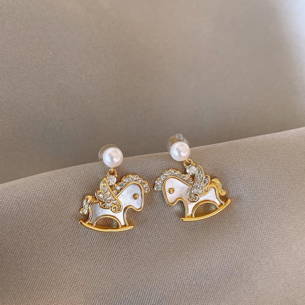 White Trojan Horse Pearl Stud Earrings Women's Simple Niche Design High-end Earrings 2025 Horse Year Natal Year Earrings