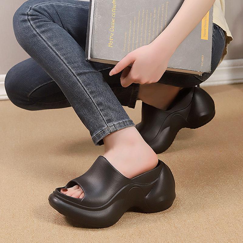 Thick-bottomed Muffin Slippers Women's Summer Wear New Simple and Versatile Beach EVA Soft Small Cool Slippers