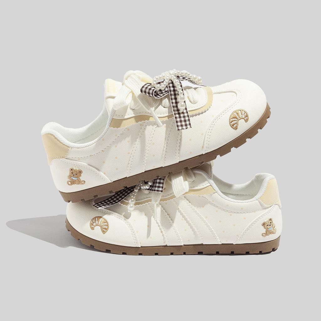 Spring new cute low-top flat-bottomed German training shoes 22 sports lightweight bear casual board shoes