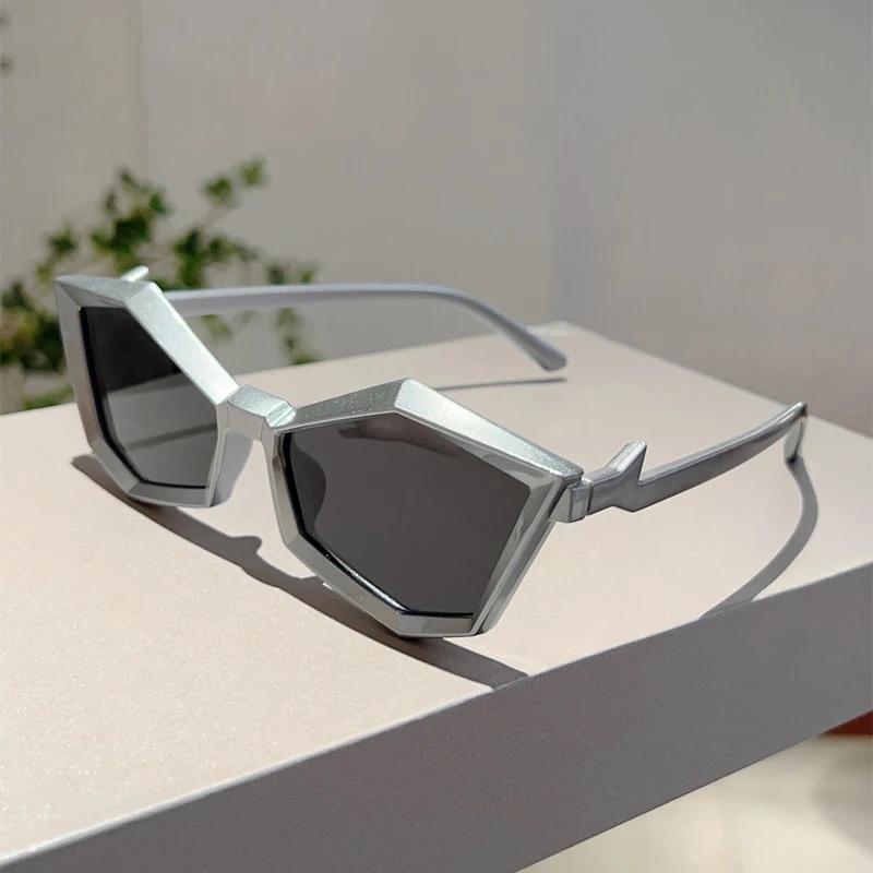 Irregular Rim Punk Sunglasses Men New Fashion Mirror Outdoor Shades Women Futuristic Brand Design Anti-UV Sun Glasses