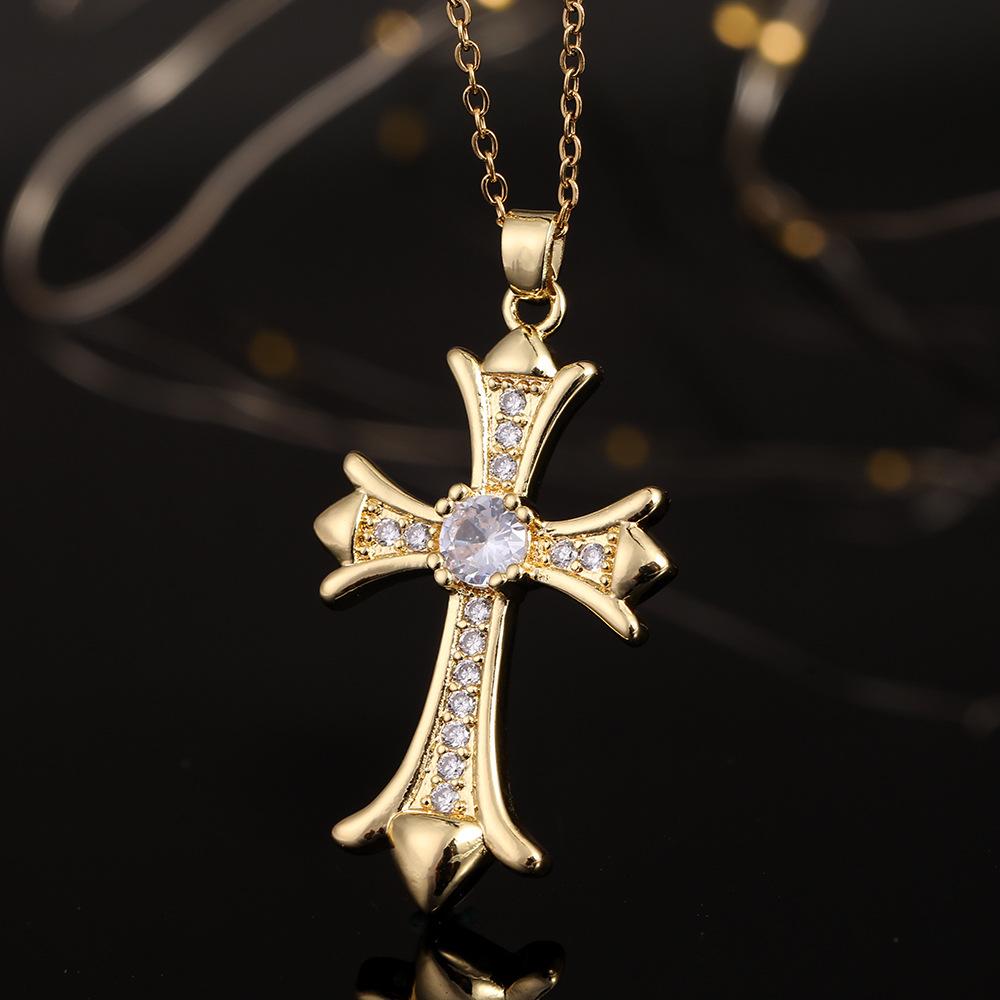 Micro-Set Zircon Cross Pendant Necklace For Women Fashion Versatile Collarbone Chain