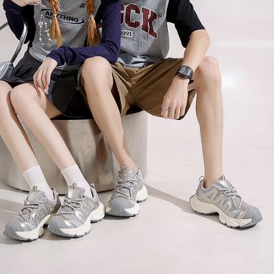 Léto 2025 nové měkká kůže silná podrážka zvětšující výšku párové dědovské boty dámské univerzální sportovní malé bílé boty velká velikost 35-44