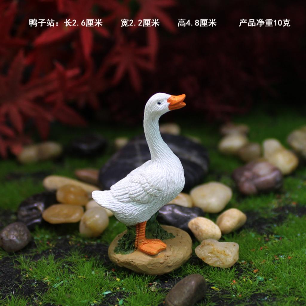 Resin Figurine: Adorable Duckling Ornament For Garden Decor