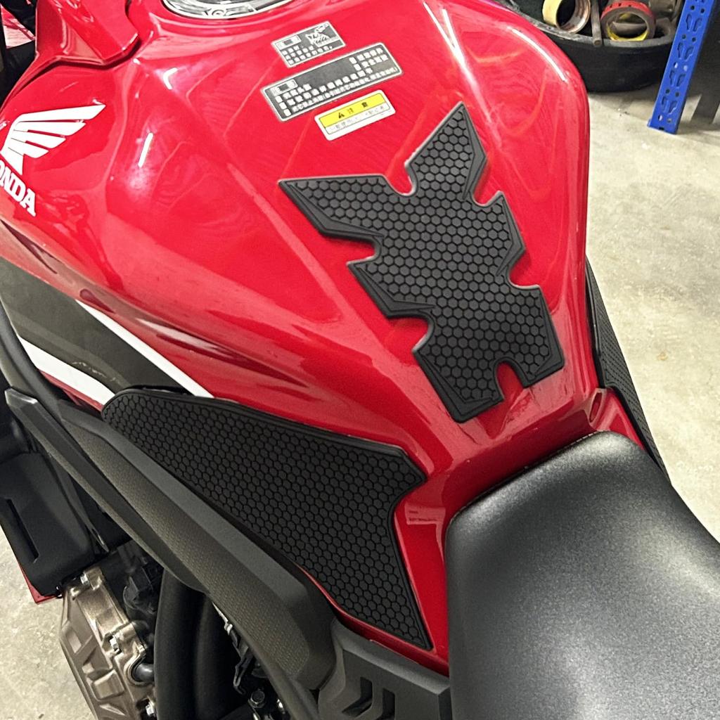LEDISHUN Protiskluzová podložka na nádrž Kit pro Honda a CB650R/E-Clutch CBR650R/E-Clutch (2019–2025) (Černá)