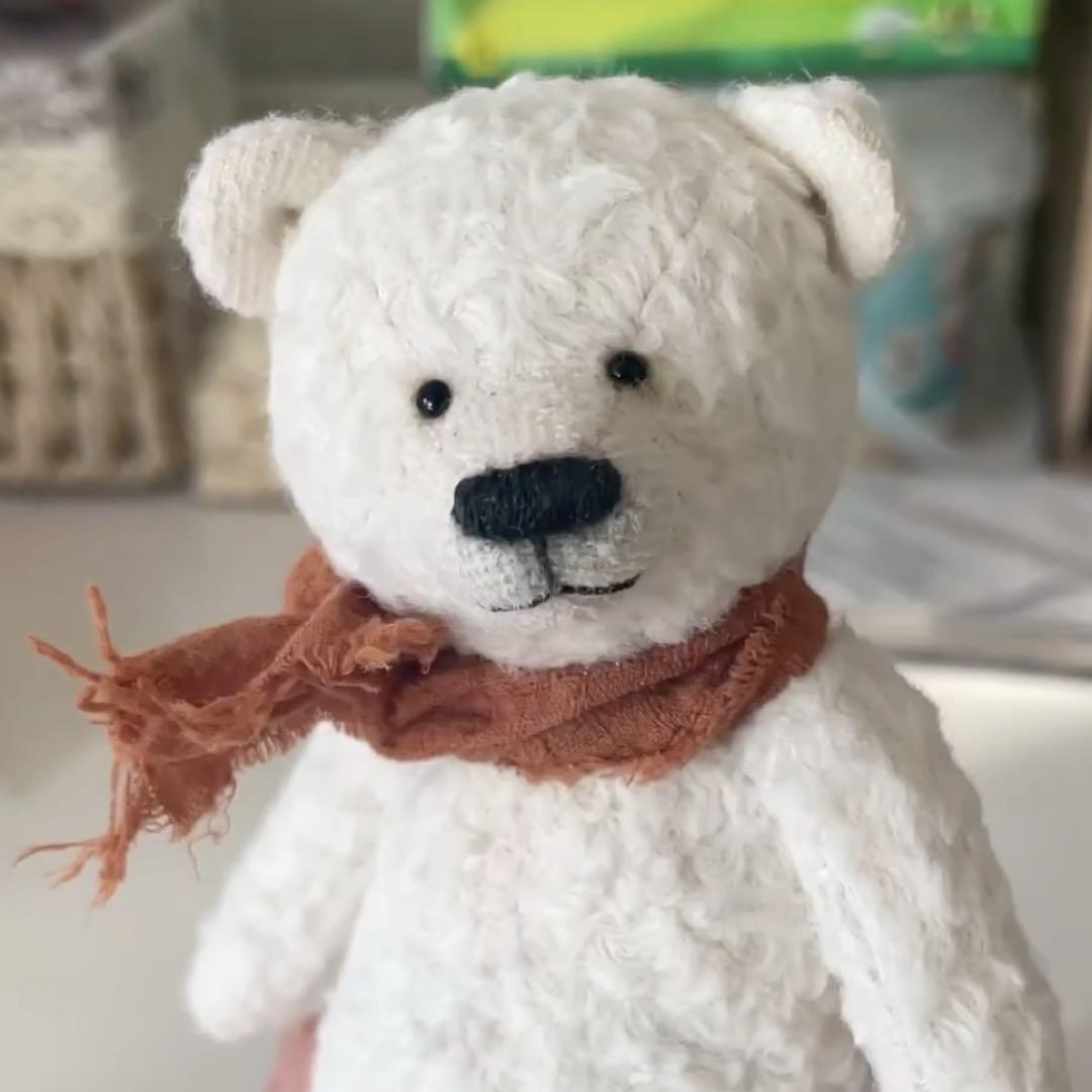 

[USED] A gentle polar bear, Polar Bear, Teddy bear, stuffed animal, made by an overseas artist