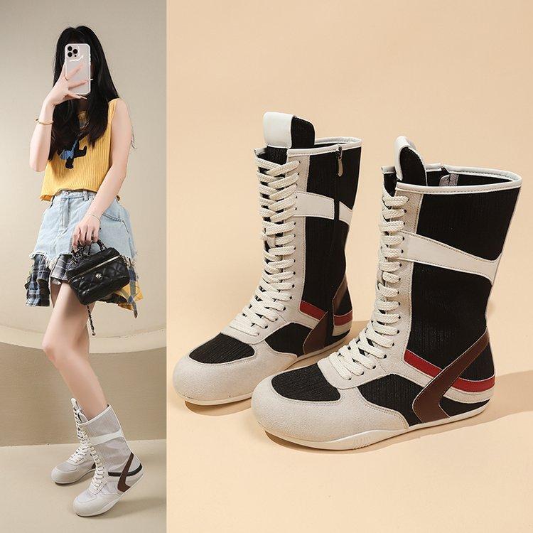 Weiche, elastische Martin-Stiefel für Damen mit dicker Sohle, rutschfester Dämpfung, ideal für Boxen, Zuhause und Outdoor, mit Fußgewölbeunterstützung und bequemem Steigbügel.