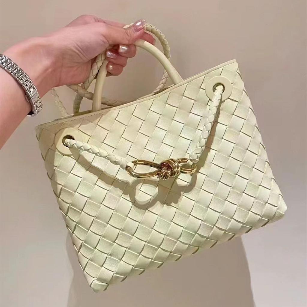 Borsa a tote intrecciata in pelle con fibbia in corda metallica, design di nicchia, portatile a spalla, borsa a cesto per verdura di grande capacità