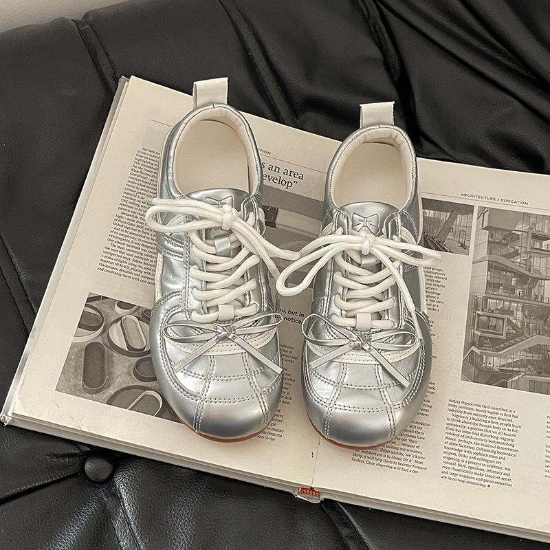 

Retro style splicing inner height-increasing sports moral training shoes autumn and winter fashion casual single shoes color matching women s Mary Jan 40 серебряный