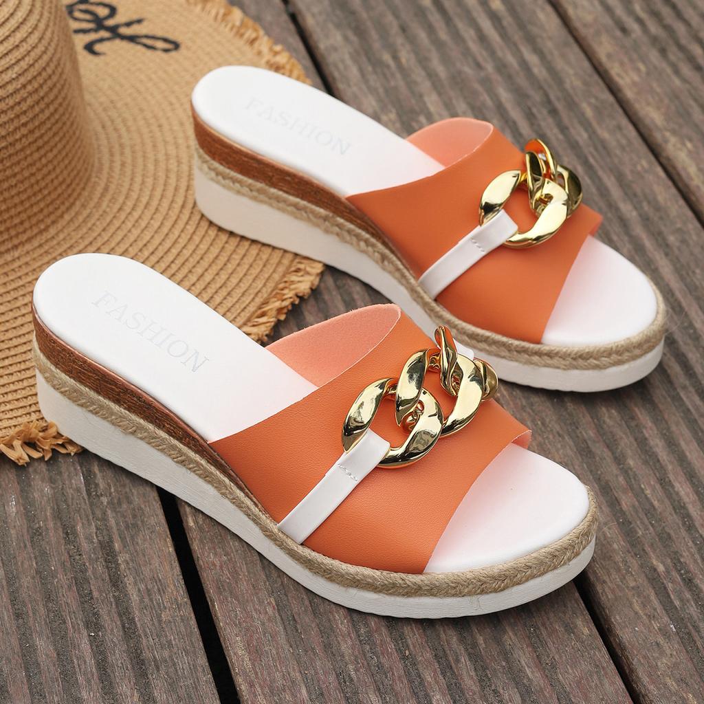 Fashion On A Wedge Slippers Soft Women Luxury Shoes Low Platform Big Size Shale Female Beach Rivet Slides Comfort Designer Sabot Hoof He
