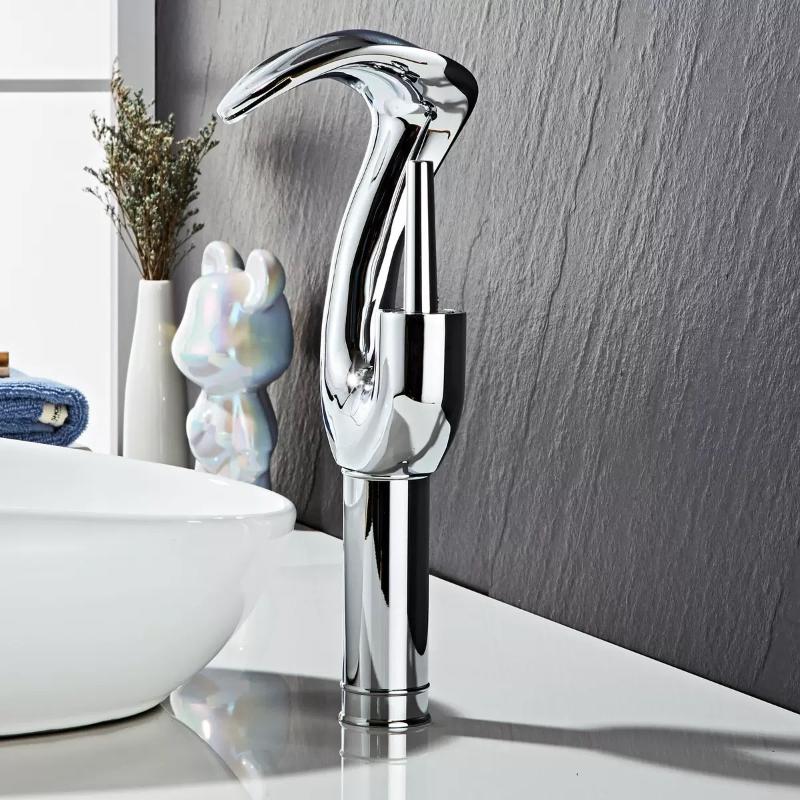 Gold Creative Wash Basin Faucet Hot and Cold Bathroom Sink Taps Single Hole Toilet Bathroom Faucets Brass Deck Mounted Water Tap