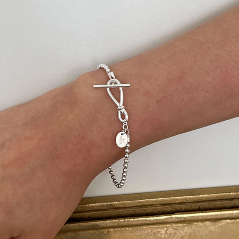 NUDOOR Knot Toggle Ball Bracelet