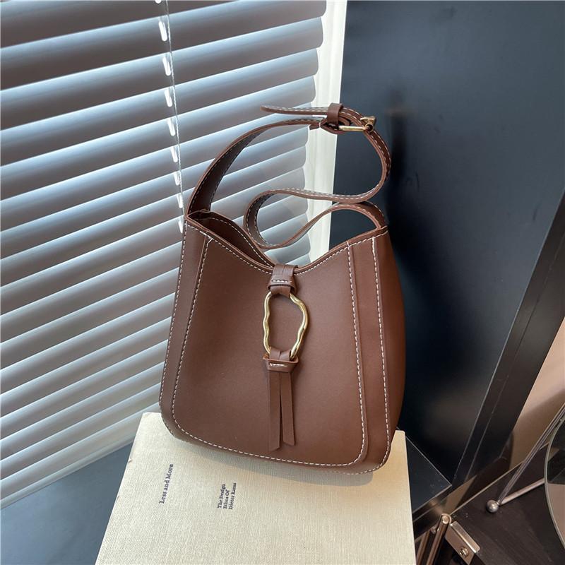 Summer new armpit bag fashionable messenger small bag simple high sense versatile new