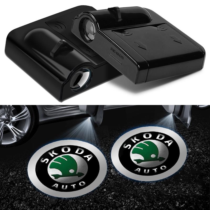 2 stk Bildør Emblem Lys LED Velkomstlampe Trådløs Laserprojektor For Skoda Octavia MK2 MK3 2 3 A7 Fabia Karoq Kodiaq Superb Rapid Kamiq