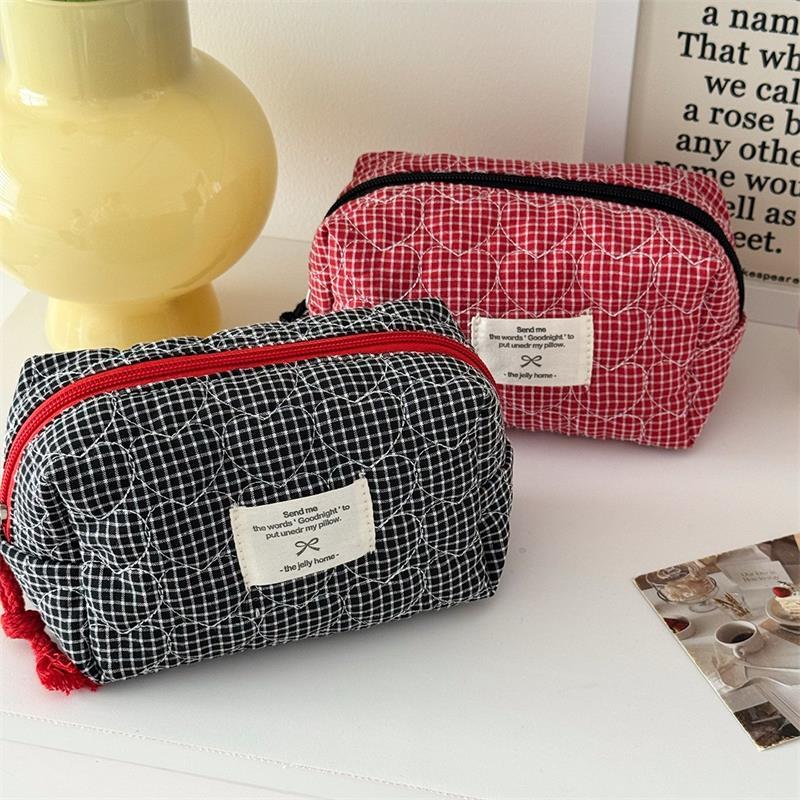 Quilted Love Lattice Handheld Cosmetic Bags Large Capacity Portable Travel Storage Bag Women Zipper Money Phone Bag Clutch Gifts