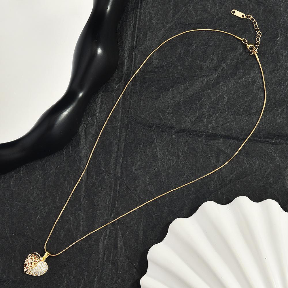 Open and Close Love Necklace for Women, Fashionable and Versatile Exquisite Accessories Gifts