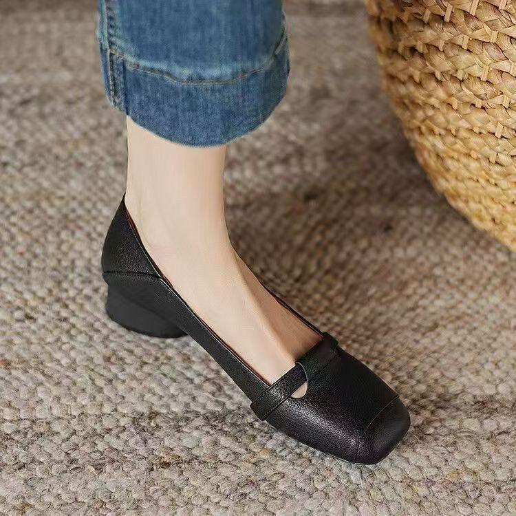 Square head soft sole thick heel leather shoes medium heel soft leather retro spring new soft leather light mouth single shoes