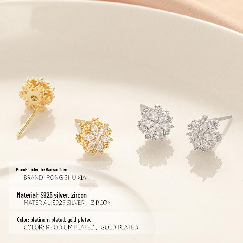 Banyan Tree S925 Silver Snowflake Earrings: Rotatable, Diamond-Studded, Luxury Winter Trend for Women.