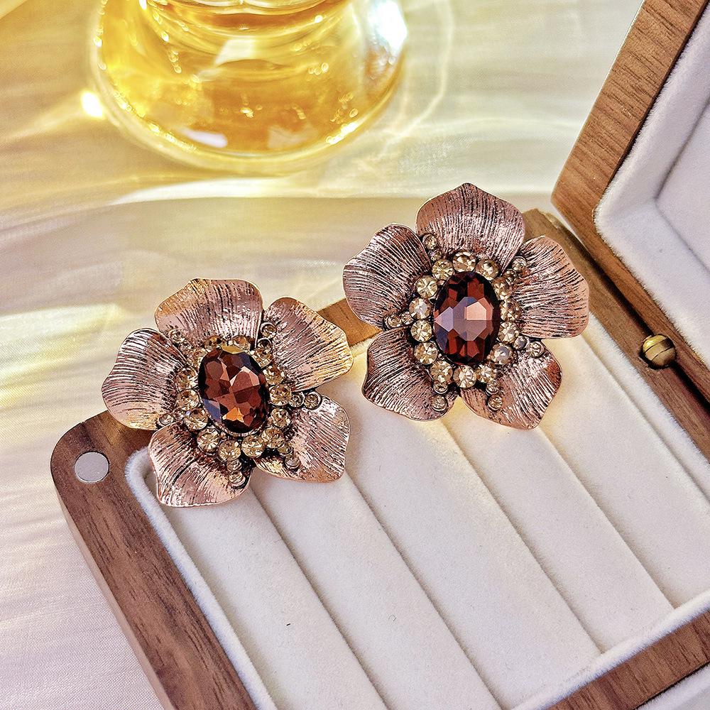 

Винтажные геометрические серьги-пусеты со стразами - Ретро придворный стиль, Нишевый дизайн, Легкая роскошь, Высокий класс