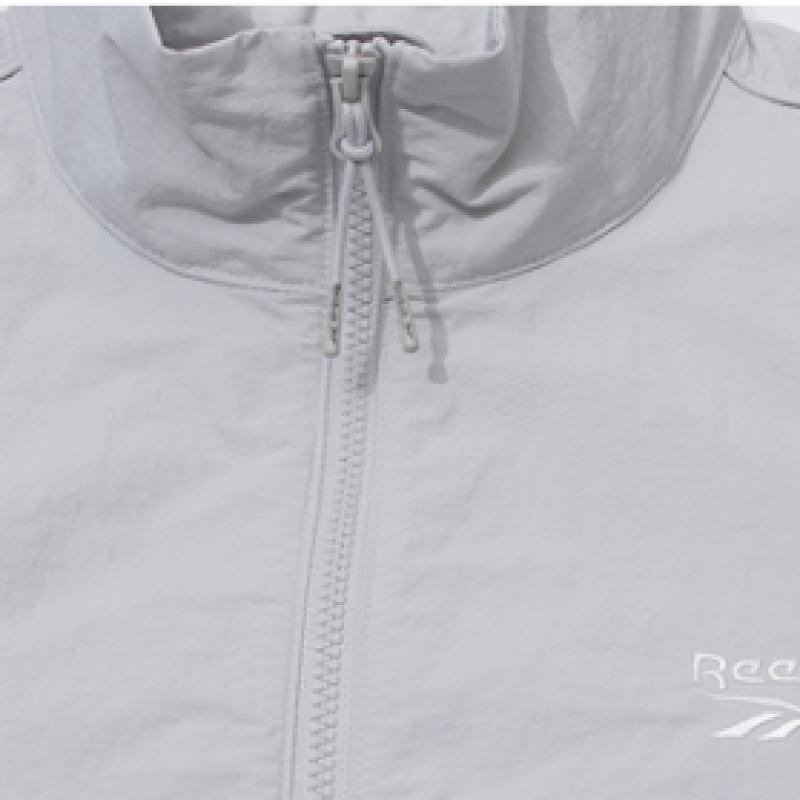 Reebok Essential Windbreaker Jumper Model