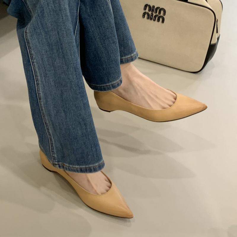 2025 new low light women's heel soft leather grandma shoes temperament mouth new pointed fairy spring low heel single shoes woman