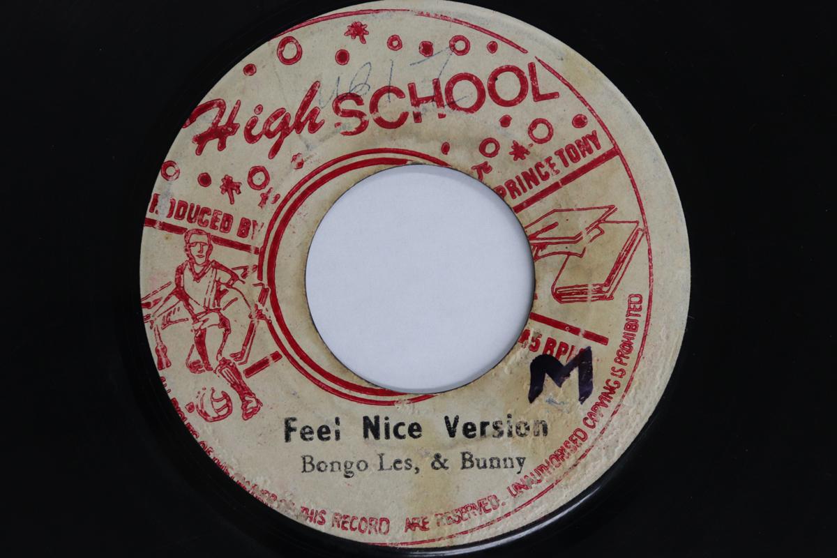

7inch Record BONGO LES , & BUNNY / WINSTON SCOTL - Feel Nice Version / Quick & Slick NONE HIGH SCHOOL 1972 Jamaica Reggae, Ska & Dub Used
