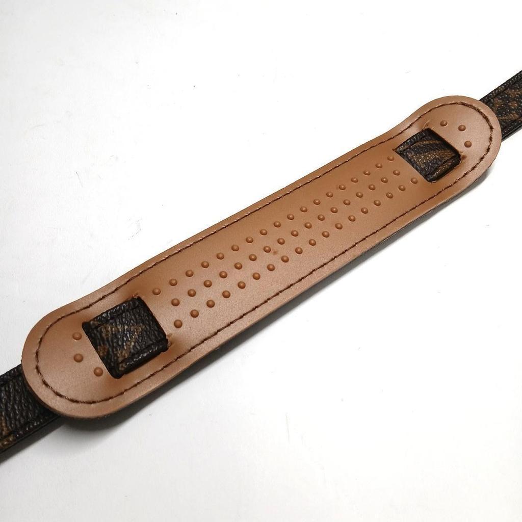 Used Good condition Louis Vuitton Monogram shoulder strap, approx. 98cm, with shoulder pad