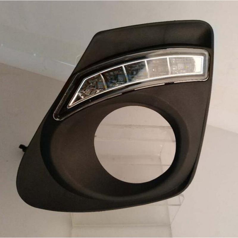 Lumini LED de zi și proiectoare de ceață față pentru Toyota Corolla 2010-2013