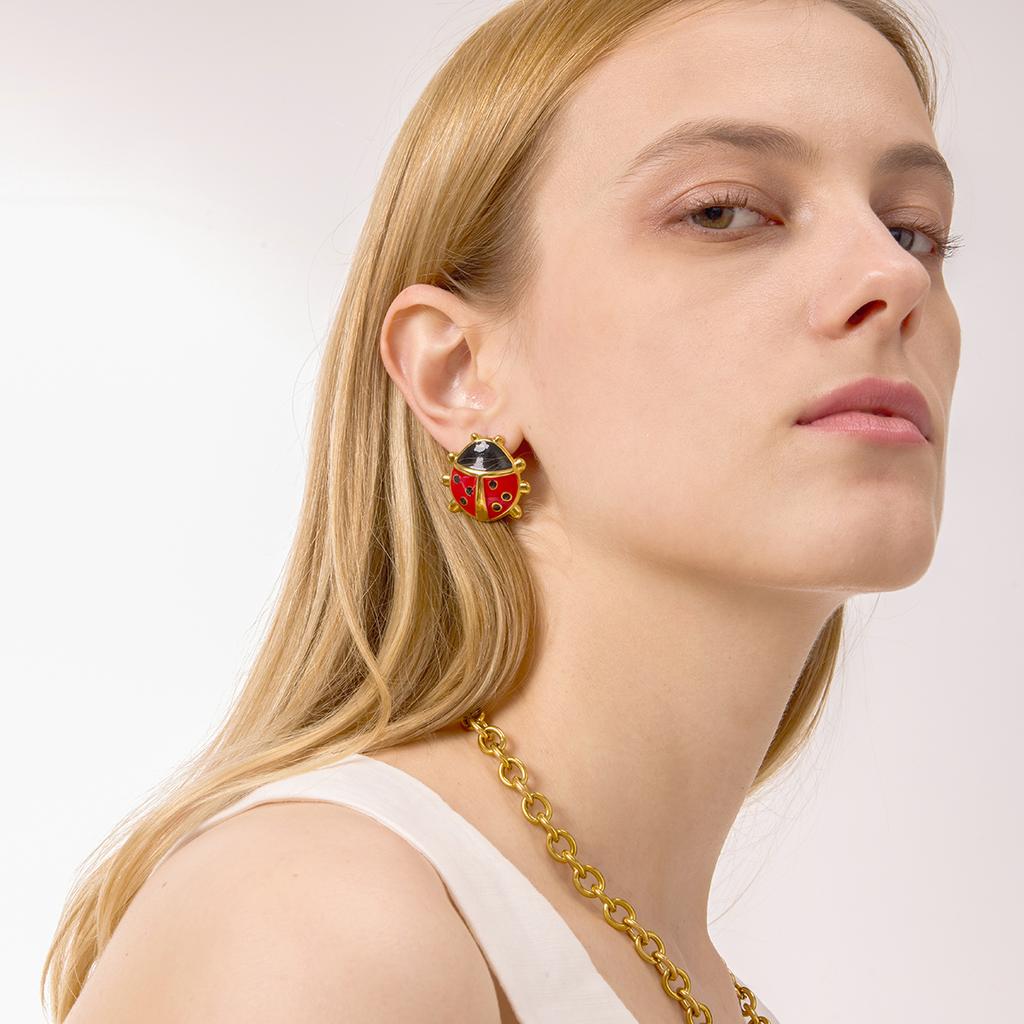 Youthway Niedliche Marienkäfer-Ohrstecker mit Öltropfen für Damen, vergoldete Edelstahl-Ohrringe, einfacher Modeschmuck, Geschenk