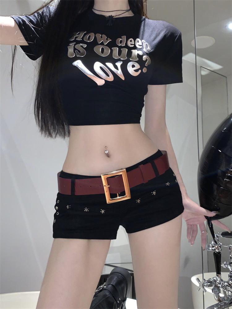 Pantaloncini Neri di Jeans Sexy a Vita Bassa Spicy Girl - Hot Pants Svasati Snella per Donna