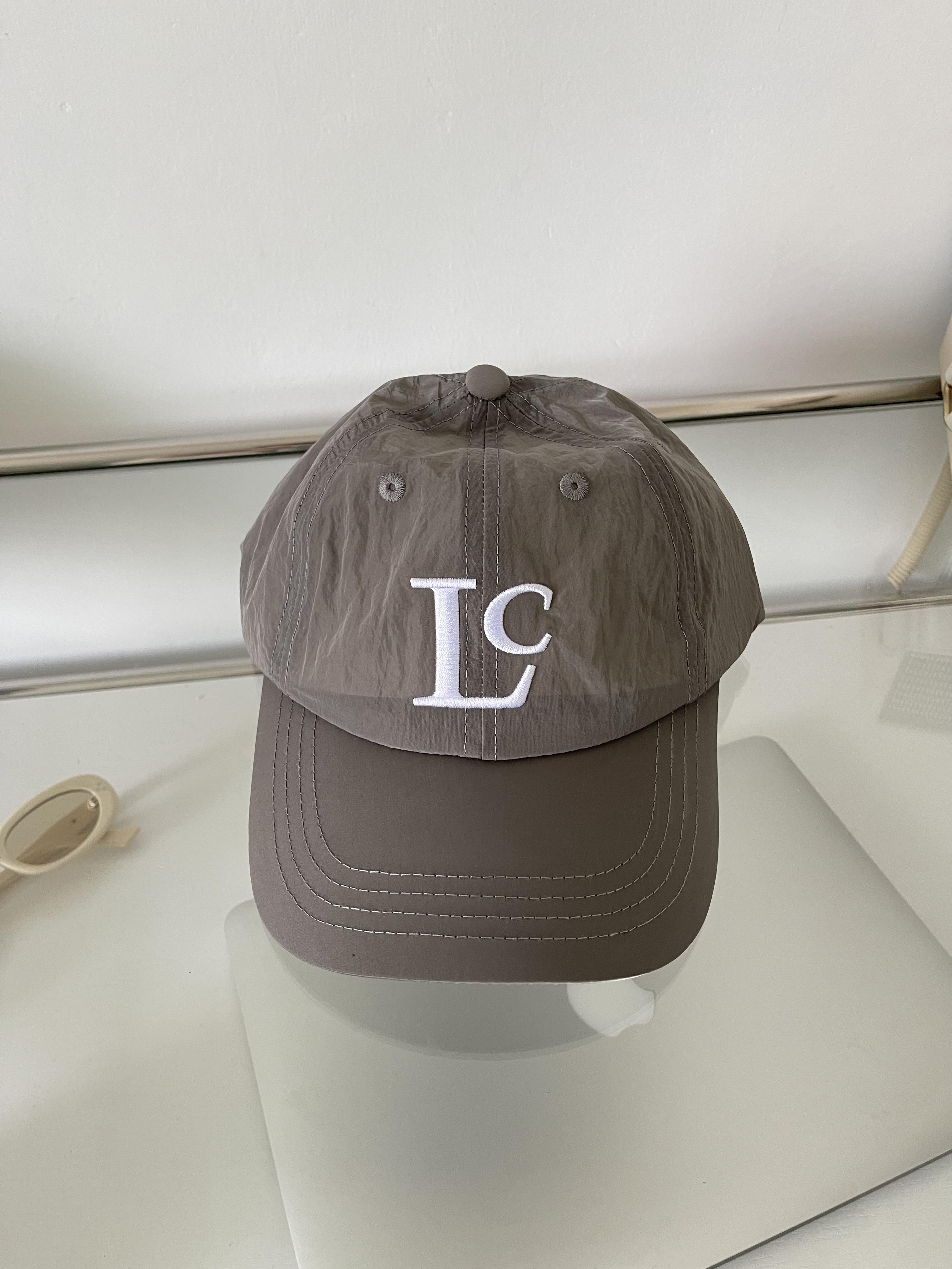 

Korean designer brand 24 spring and summer new nylon embroidered baseball cap women s thin breathable quick-drying cap tide M（56—58cm）