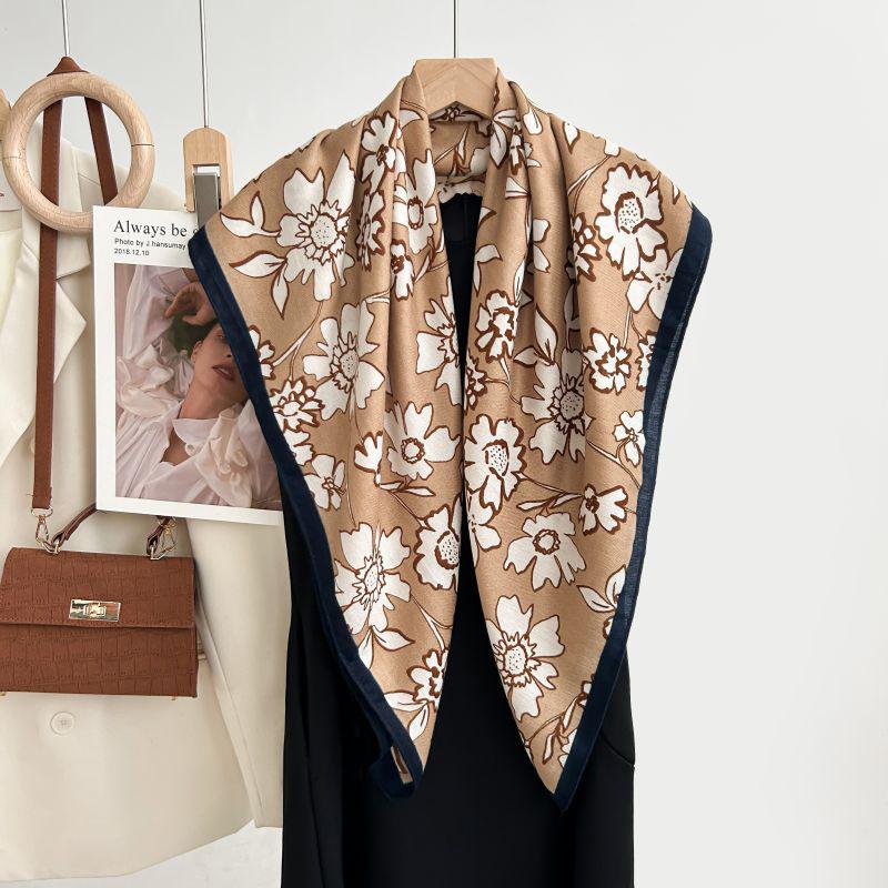 Quadratischer Schal im koreanischen Stil mit weißem Blumendruck - Weich, elegant, hautfreundlich, warmer Fischgrät-Schal für Herbst und Winter