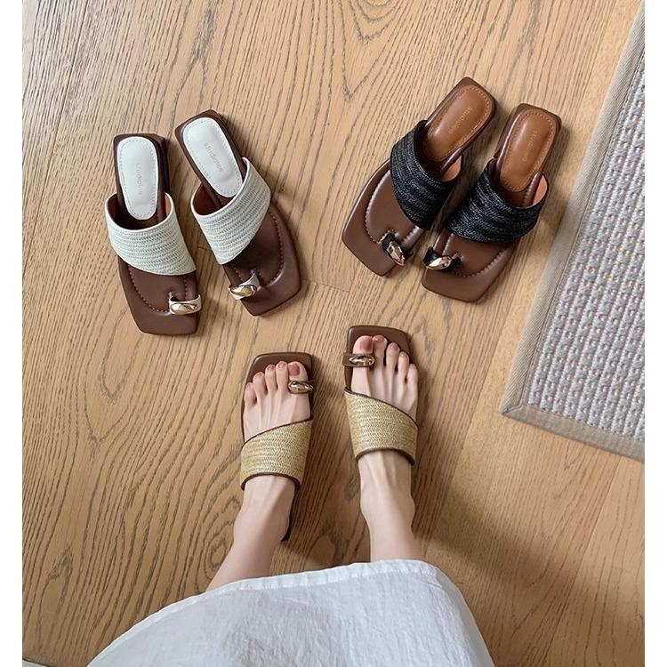 Holiday Wind Metal Pinch Temperament Square Head Grass Woven Cover Toe Cool Slippers Female Summer