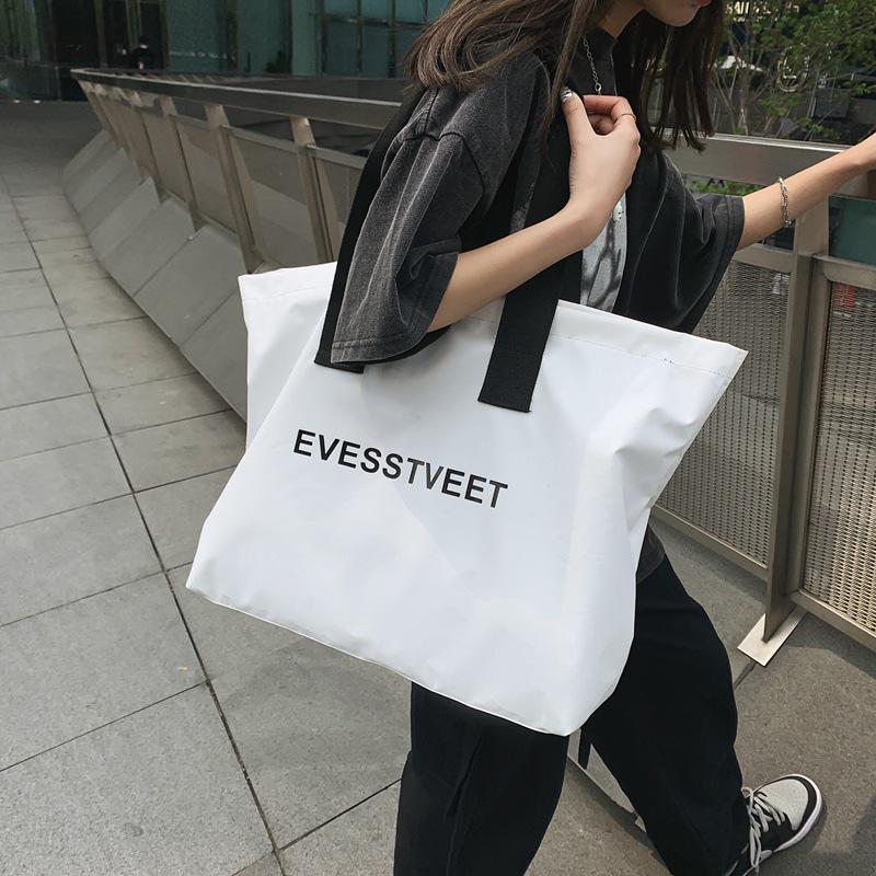 

Lightweight Shoulder Tote Bag for Short Trips & Business Travel - Unisex Gym & Luggage Bag